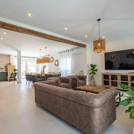 فيلة Mi Lola تورّيفيِخا