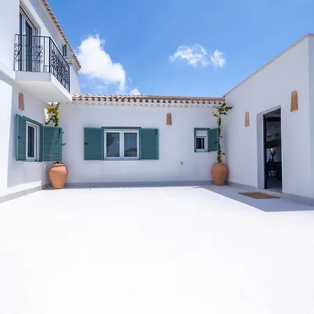 Mi Lola Villa