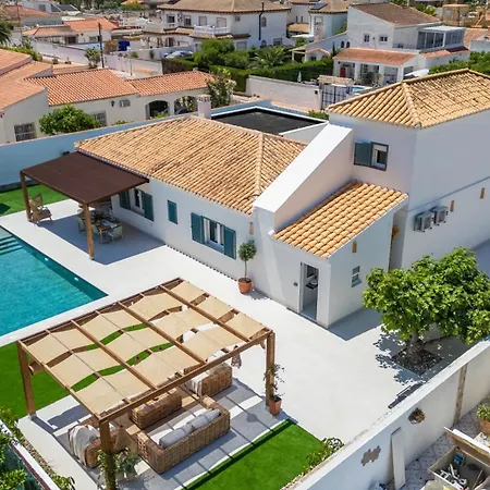 Mi Lola Villa