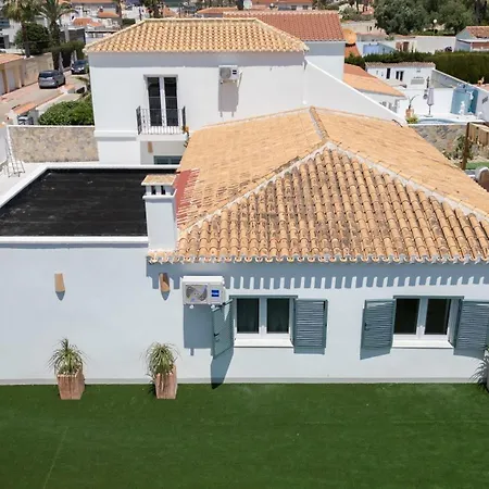 Mi Lola Villa